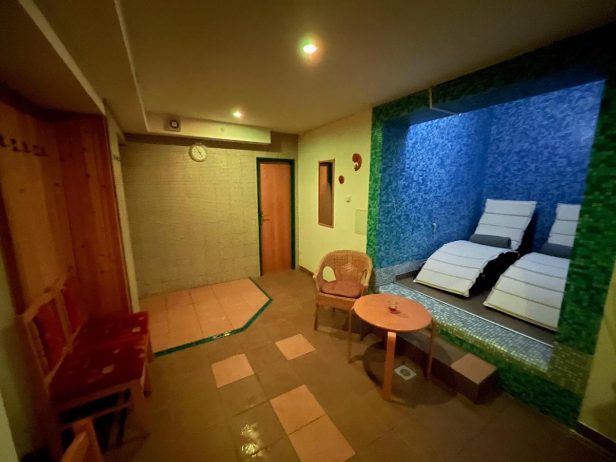 Apartman & Studio Tyrkys Spiezovec ドノヴァリ エクステリア 写真
