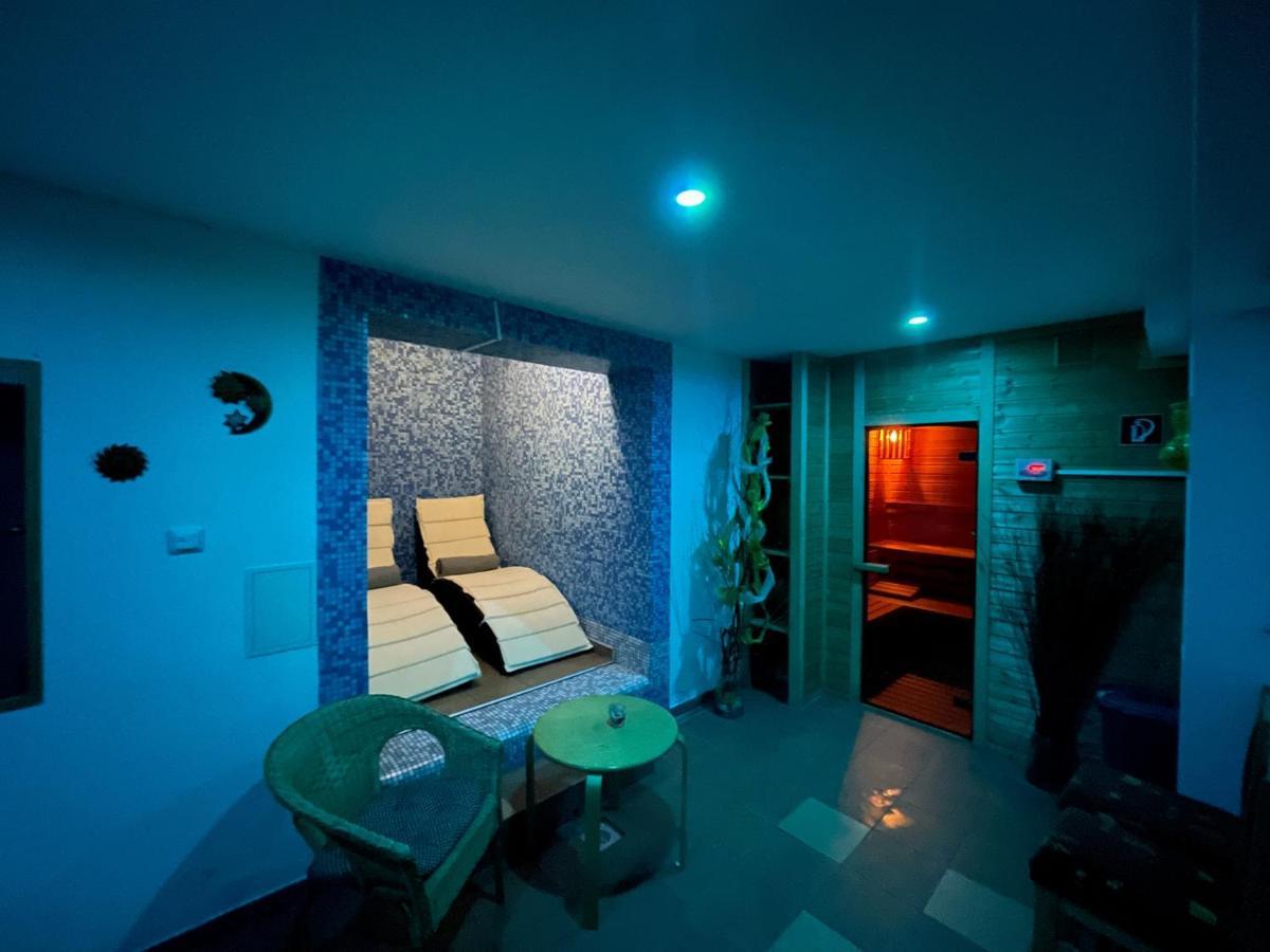 Apartman & Studio Tyrkys Spiezovec ドノヴァリ エクステリア 写真