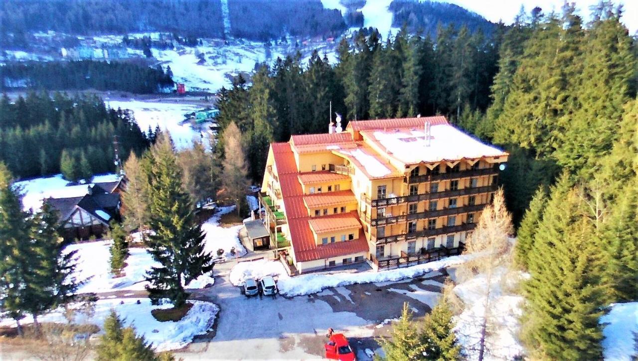 Apartman & Studio Tyrkys Spiezovec ドノヴァリ エクステリア 写真